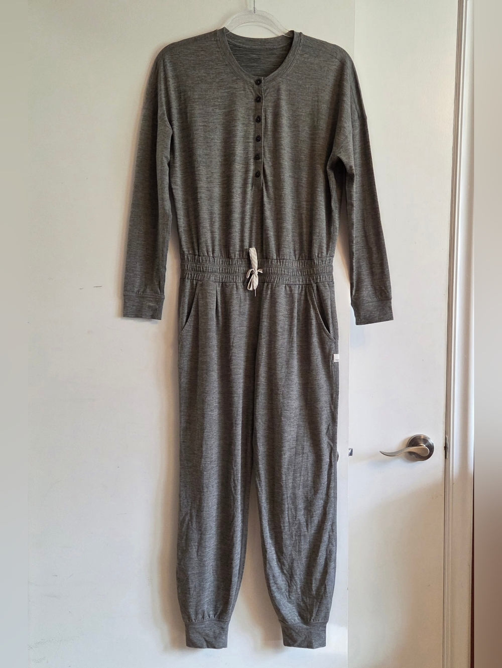 VUORI Lux Henley Jumpsuit Grey Extra Small - Picture 2 of 8